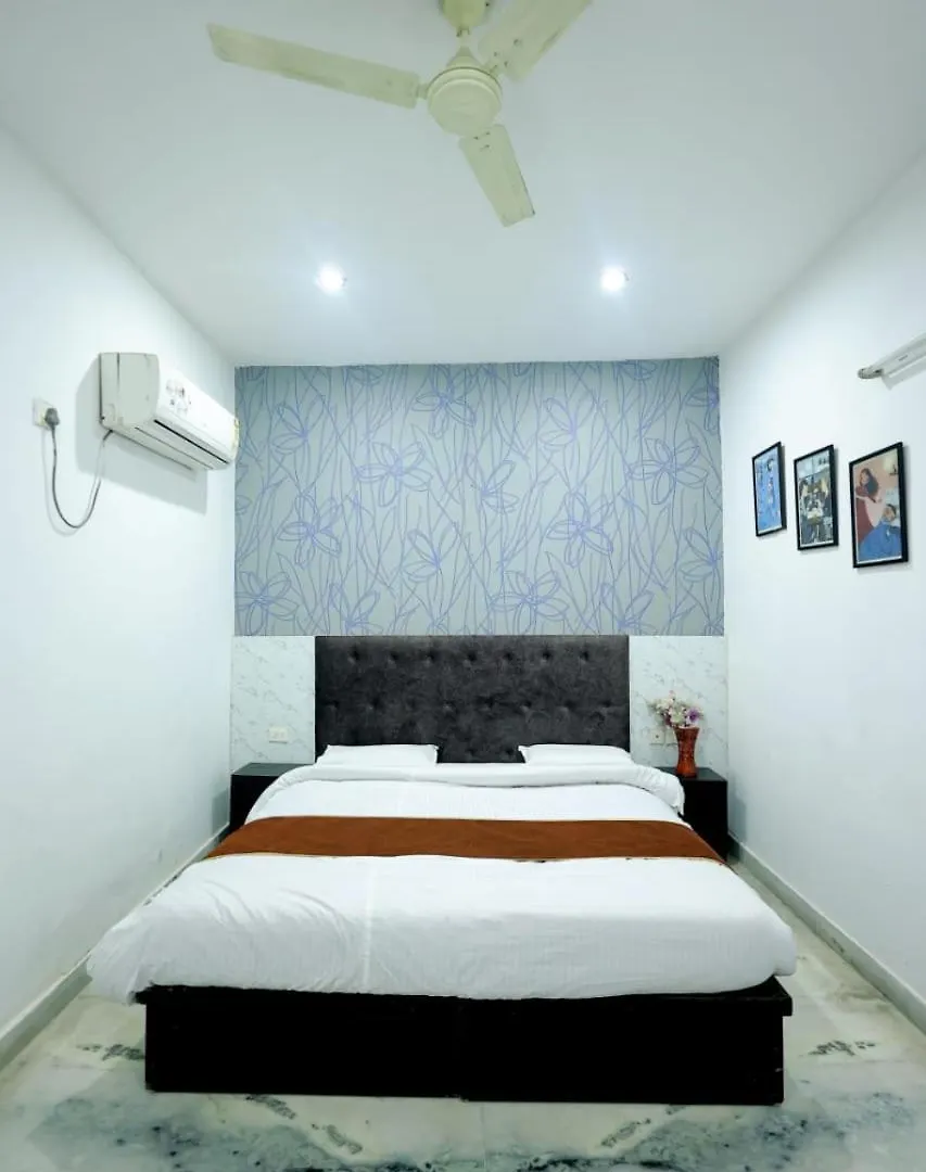 Hotel Taj Signature Tajganj