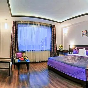 2* Hotel Delux Plaza By Wb