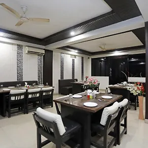 3* Hotel Capital O Taj Castle